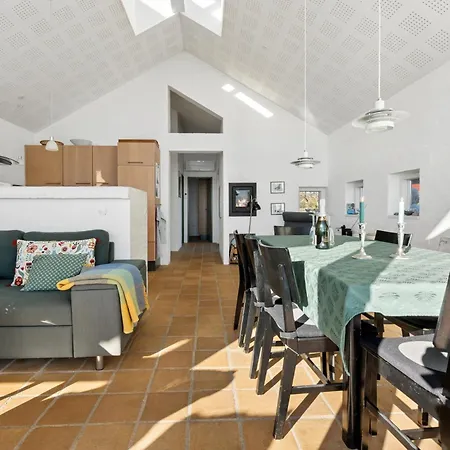 Unique House - Right On The بيت للعطل