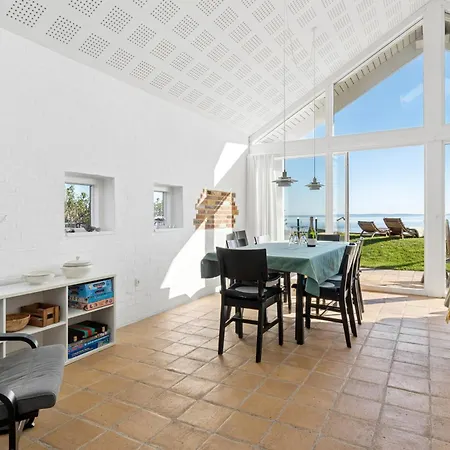 بيت للعطل Unique House - Right On The سفينبورغ